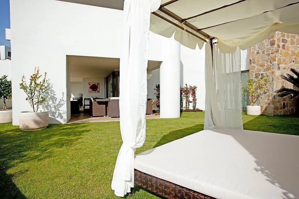 Alanda Los Flamingos Apartment Estepona Spain