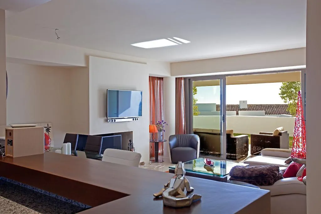 Alanda Los Flamingos Apartment Estepona