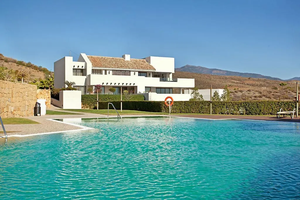 Alanda Los Flamingos Apartment Estepona