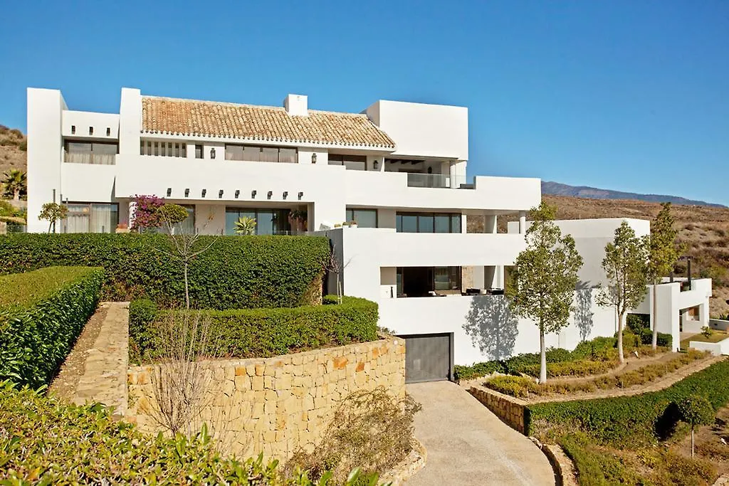 Alanda Los Flamingos Apartment Estepona