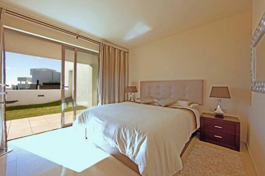 Alanda Los Flamingos Apartment Estepona