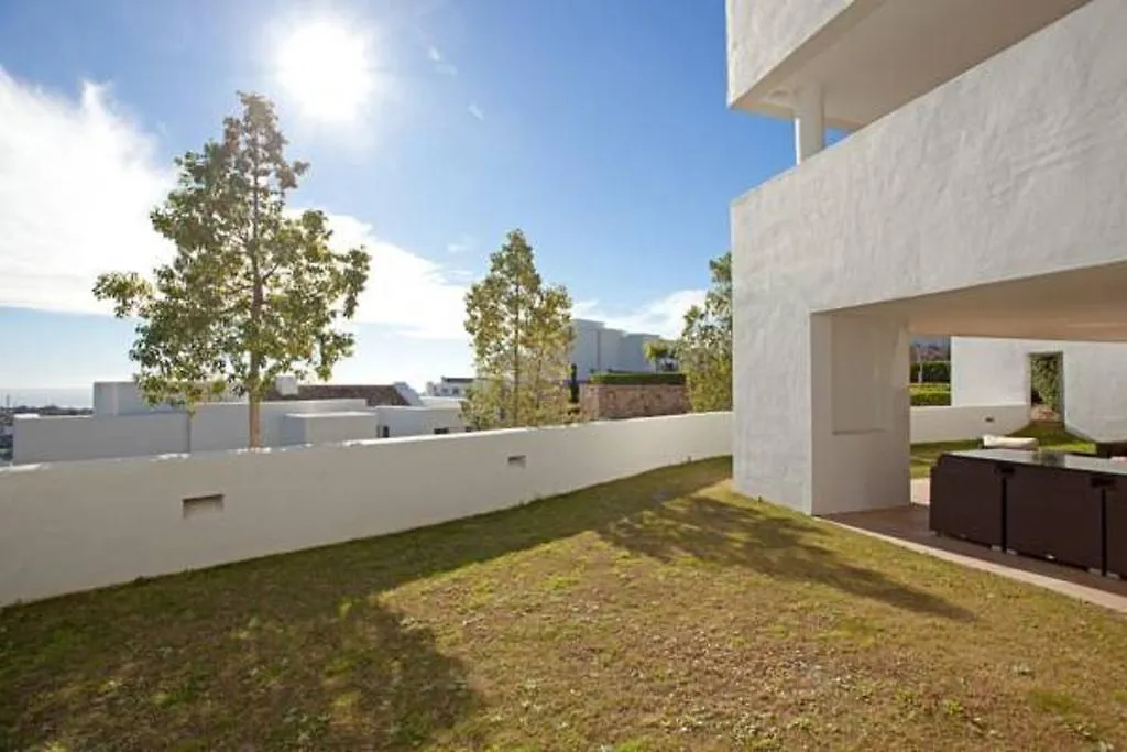 Alanda Los Flamingos Apartment Estepona